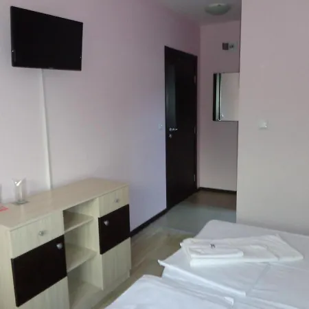 а. б. в. בית הארחה נסבר